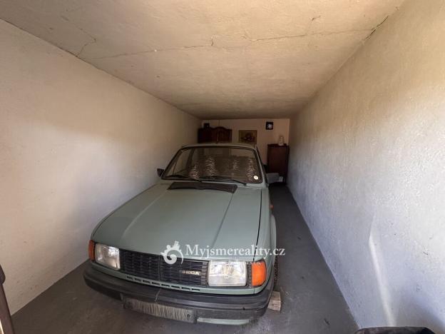 Prodej garáže, Znojmo, Kuchařovická, 19 m2