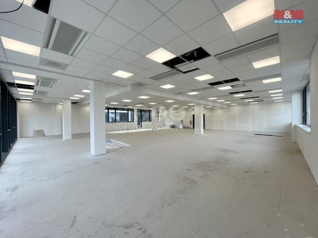 Pronájem obchodního prostoru, Brno - Lesná, Okružní, 275 m2