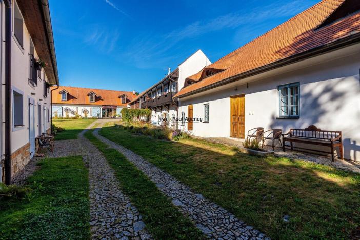 Prodej ubytování, Sedlec - Malé Chrášťany, 1420 m2