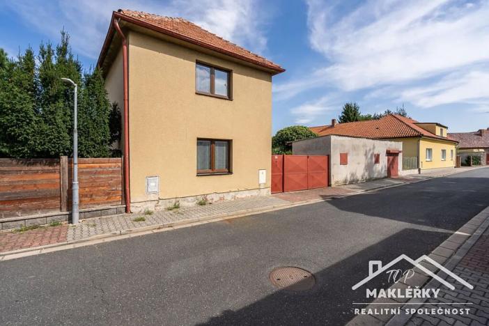 Prodej rodinného domu, Radim, 213 m2