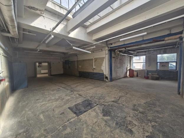 Pronájem skladu, Hradec Králové, náměstí 5. května, 108 m2