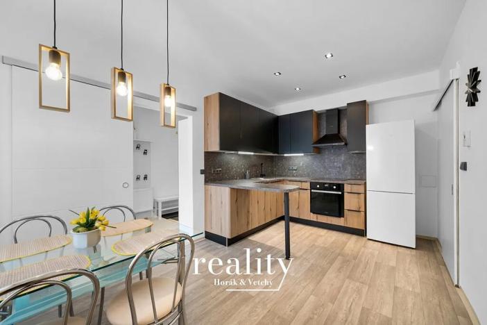 Pronájem bytu 1+1, Jihlava, Malátova, 56 m2