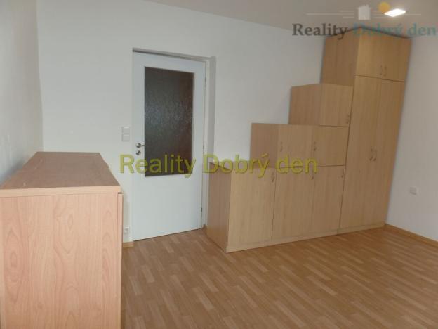 Pronájem bytu 2+1, Opava, Přerovecká, 67 m2