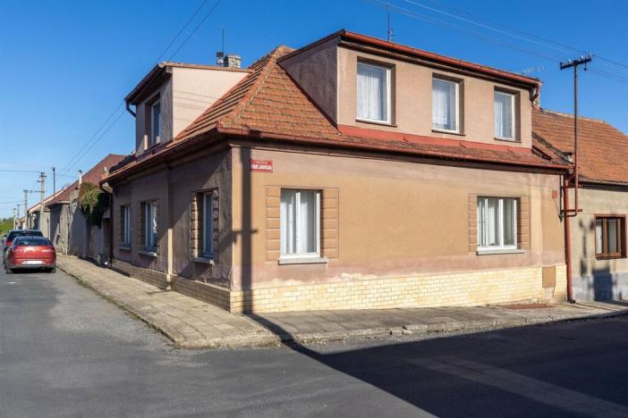 Prodej rodinného domu, Pchery - Humny, Husova, 180 m2