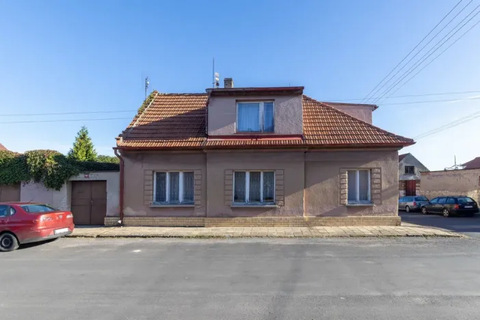 Prodej rodinného domu, Pchery - Humny, Husova, 180 m2