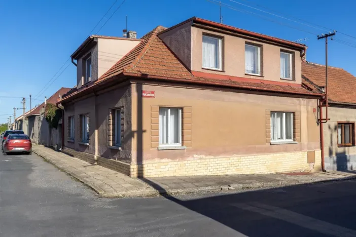 Prodej rodinného domu, Pchery - Humny, Husova, 180 m2