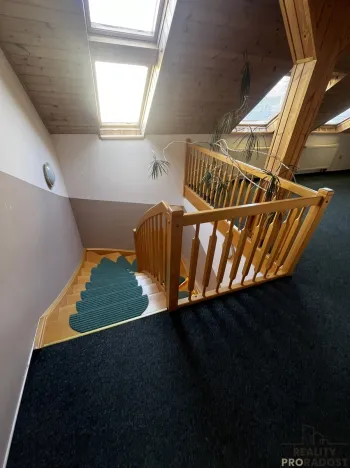 Prodej apartmánu, Podhradní Lhota, 160 m2