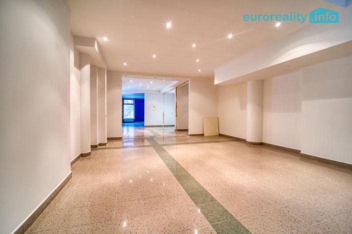 Prodej atypického bytu, Karlovy Vary, Zámecký vrch, 301 m2