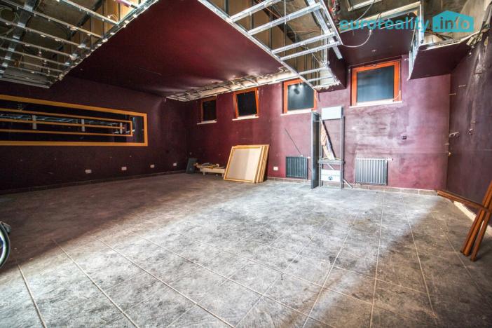 Prodej atypického bytu, Karlovy Vary, Zámecký vrch, 301 m2