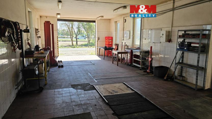 Pronájem obchodního prostoru, Chrášťany, U Cihelny, 100 m2