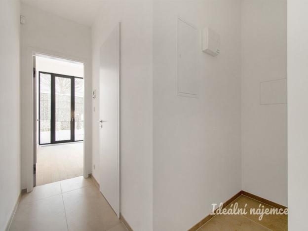 Pronájem bytu 1+kk, Praha - Veleslavín, Na dračkách, 28 m2