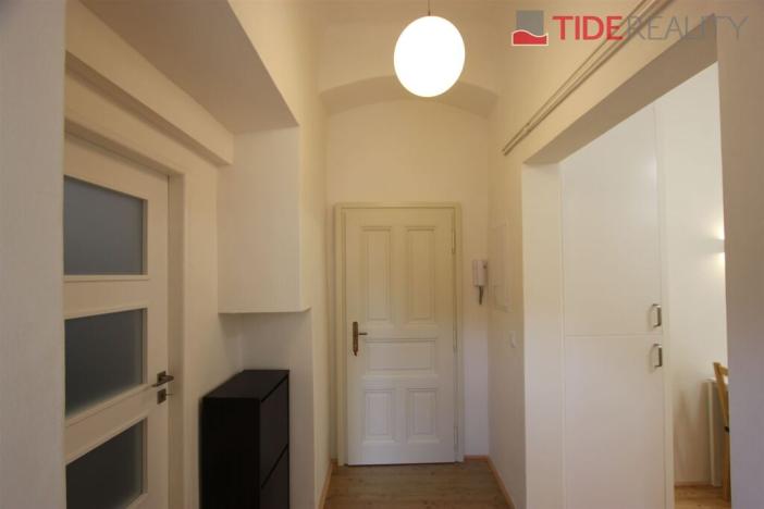 Pronájem bytu 1+1, Praha, Betlémské náměstí, 41 m2