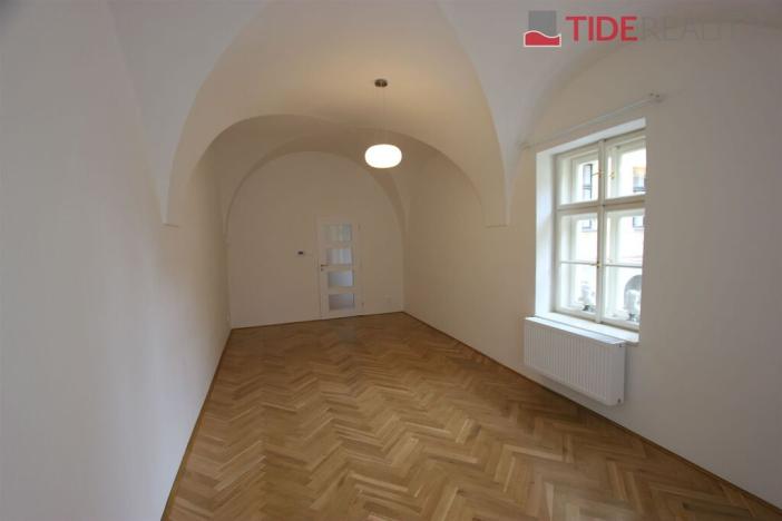 Pronájem bytu 1+1, Praha, Betlémské náměstí, 41 m2