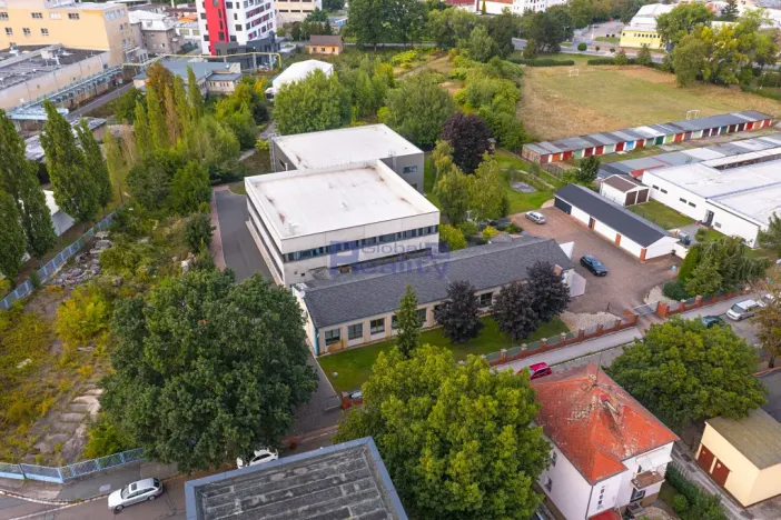 Prodej výrobních prostor, Hradec Králové, Jana Krušinky, 2133 m2