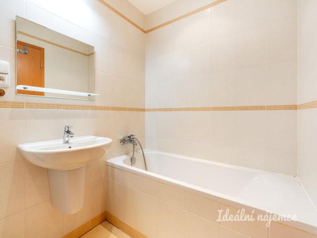 Prodej bytu 2+kk, Praha - Horní Měcholupy, Modenská, 56 m2