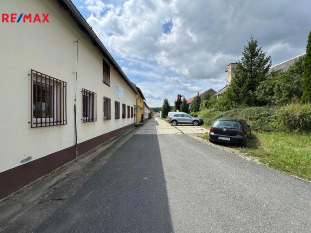 Prodej skladu, Věžky, 2322 m2