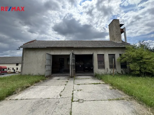 Prodej skladu, Věžky, 2322 m2