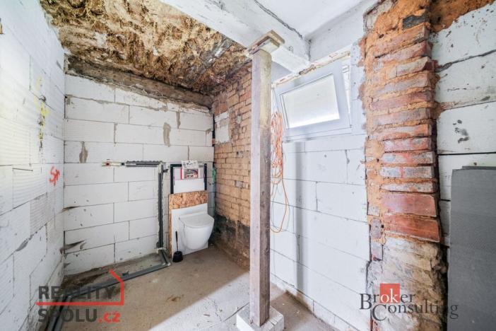 Prodej rodinného domu, Hrádek, U koupaliště, 235 m2