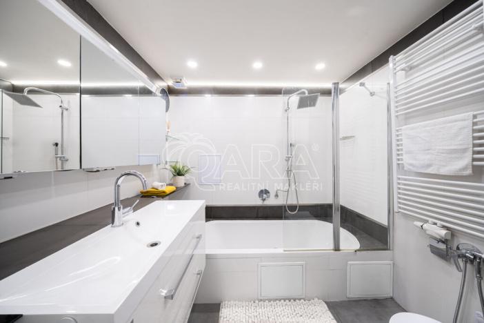 Prodej rodinného domu, Ondřejov, Choceradská, 280 m2