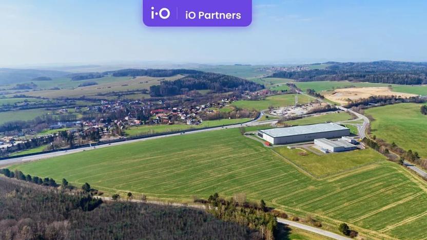 Pronájem skladu, Ostředek, 5672 m2