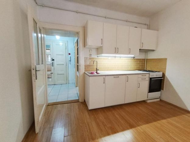 Prodej bytu 2+kk, Praha - Žižkov, Žerotínova, 41 m2