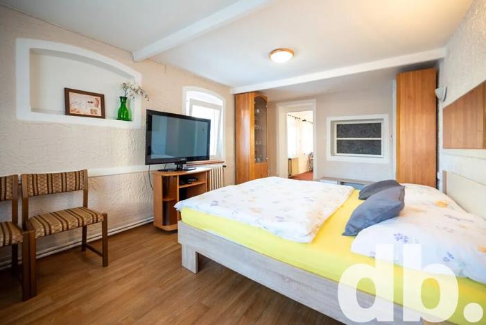 Pronájem bytu 1+1, Karlovy Vary, Závodu míru, 47 m2