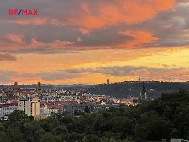 Prodej bytu 5+kk, Praha - Žižkov, Ke kapslovně, 147 m2