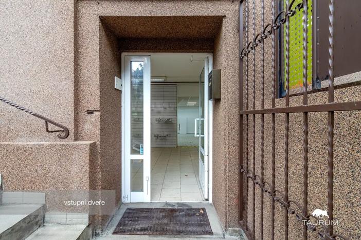 Prodej obchodního prostoru, Karlovy Vary, Vítězná, 147 m2