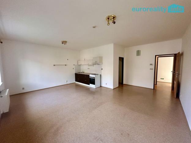 Pronájem kanceláře, Karlovy Vary, Závodu míru, 40 m2