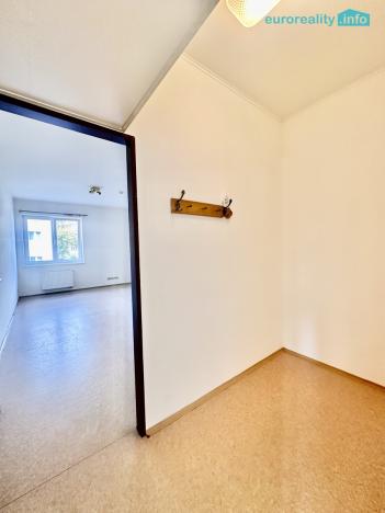 Pronájem kanceláře, Karlovy Vary, Závodu míru, 40 m2