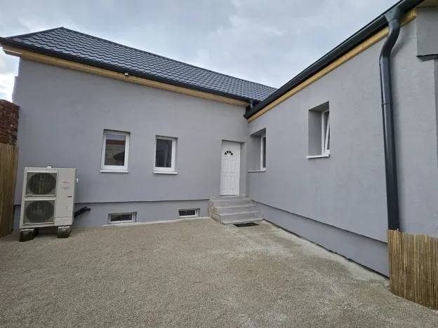 Pronájem rodinného domu, Uherský Ostroh - Kvačice, Hradišťská, 90 m2
