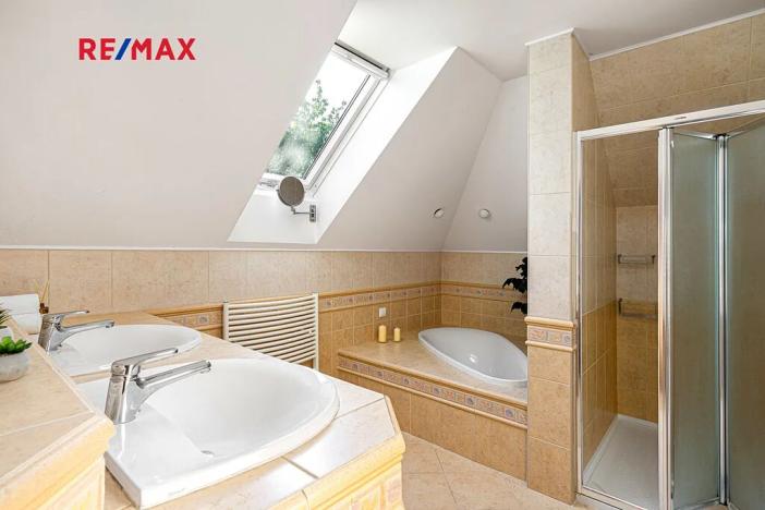 Prodej rodinného domu, Sulice, Na Křížkách, 277 m2