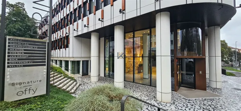 Pronájem obchodního prostoru, Praha - Nusle, Lomnického, 451 m2