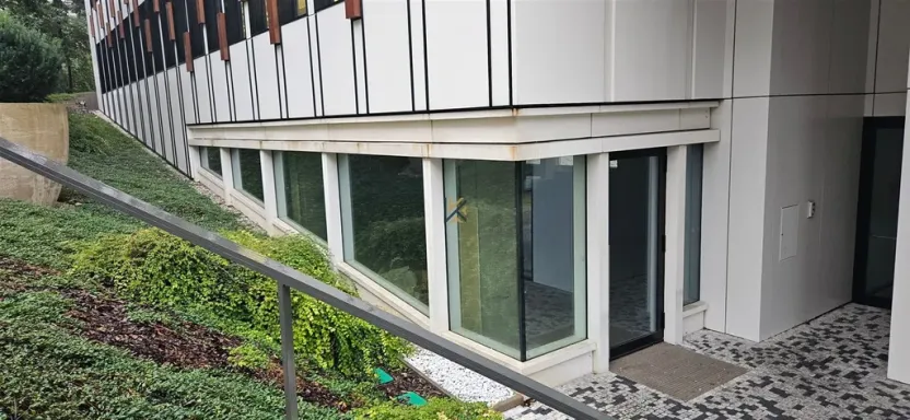 Pronájem obchodního prostoru, Praha - Nusle, Lomnického, 451 m2