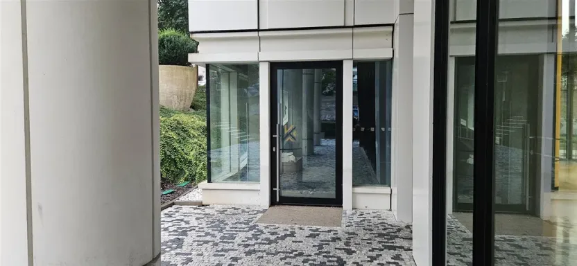 Pronájem obchodního prostoru, Praha - Nusle, Lomnického, 451 m2