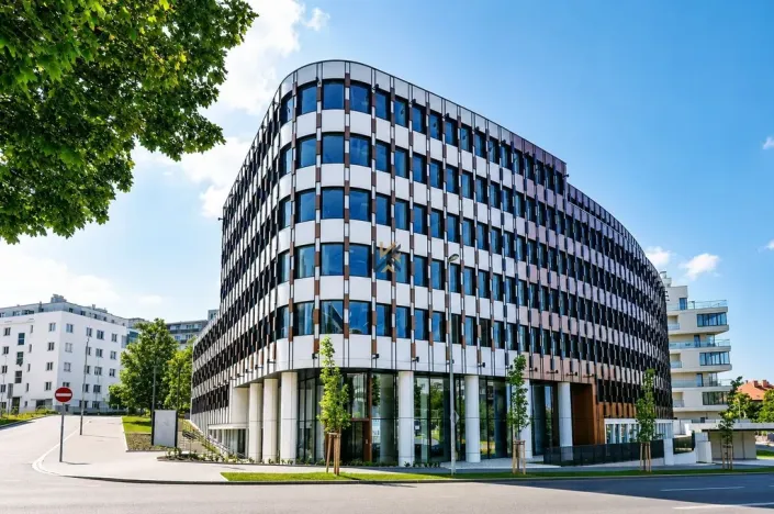 Pronájem obchodního prostoru, Praha - Nusle, Lomnického, 451 m2