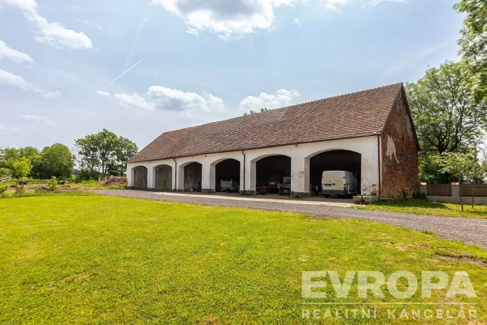 Prodej zemědělské usedlosti, Spálené Poříčí, 210 m2