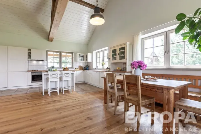 Prodej rodinného domu, Spálené Poříčí, 210 m2