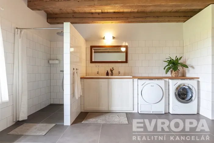 Prodej rodinného domu, Spálené Poříčí, 210 m2