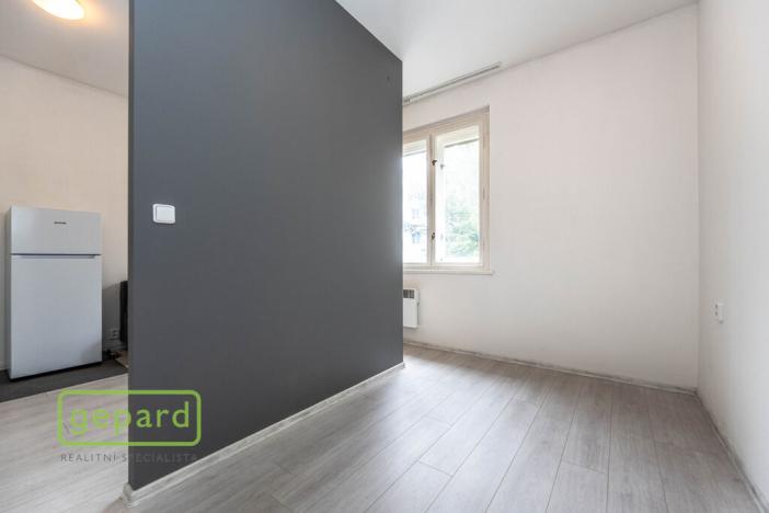 Prodej podílu 1/2 rodinného domu, Praha - Malešice, Káranská, 225 m2