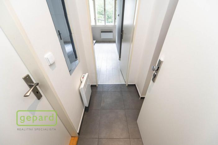 Prodej podílu 1/2 rodinného domu, Praha - Malešice, Káranská, 225 m2