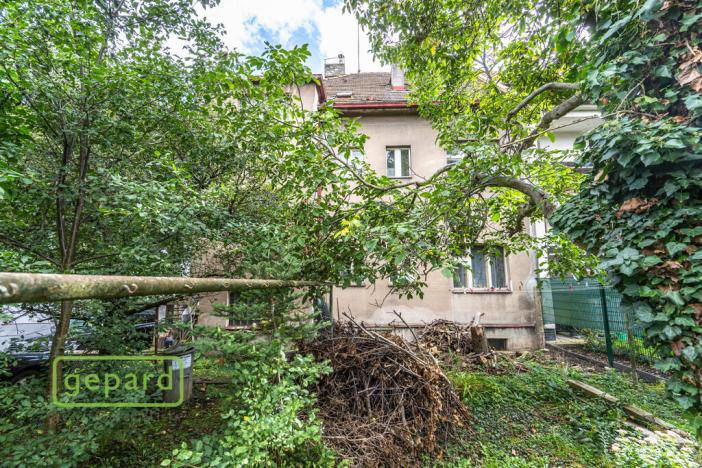 Prodej podílu 1/2 rodinného domu, Praha - Malešice, Káranská, 225 m2