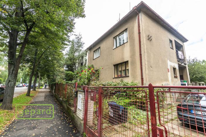 Prodej podílu 1/2 rodinného domu, Praha - Malešice, Káranská, 225 m2