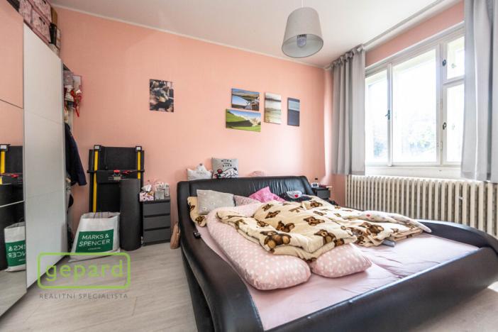 Prodej podílu 1/2 rodinného domu, Praha - Malešice, Káranská, 225 m2