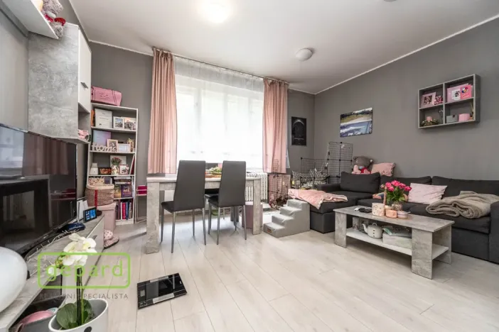 Prodej podílu 1/2 rodinného domu, Praha - Malešice, Káranská, 225 m2