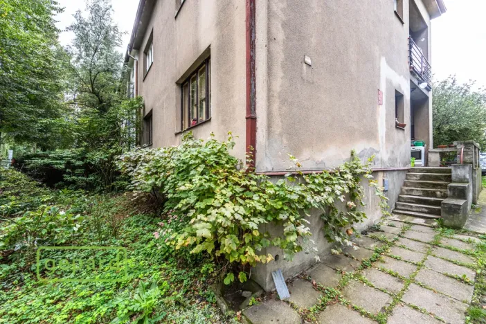 Prodej podílu 1/2 rodinného domu, Praha - Malešice, Káranská, 225 m2