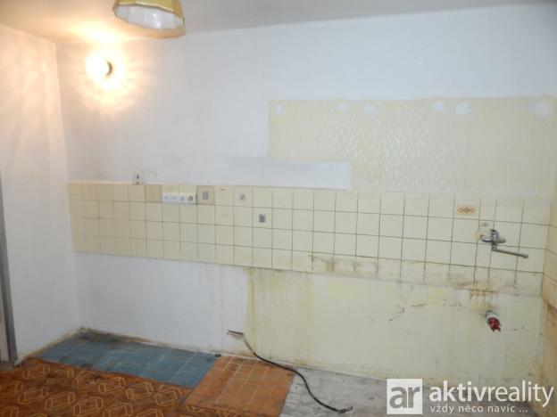 Prodej bytu 3+1, Vroutek, Na Hůrce, 65 m2