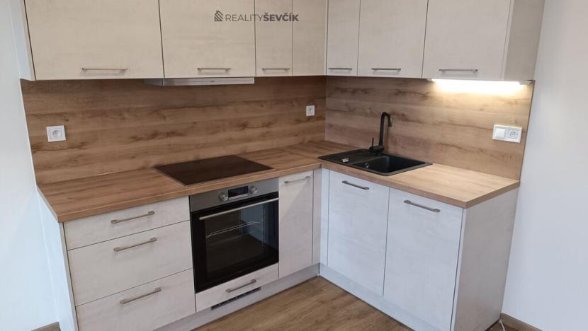 Pronájem bytu 2+kk, Hluboká nad Vltavou, Potoční, 61 m2