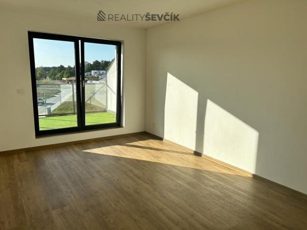 Pronájem bytu 2+kk, Hluboká nad Vltavou, Potoční, 61 m2