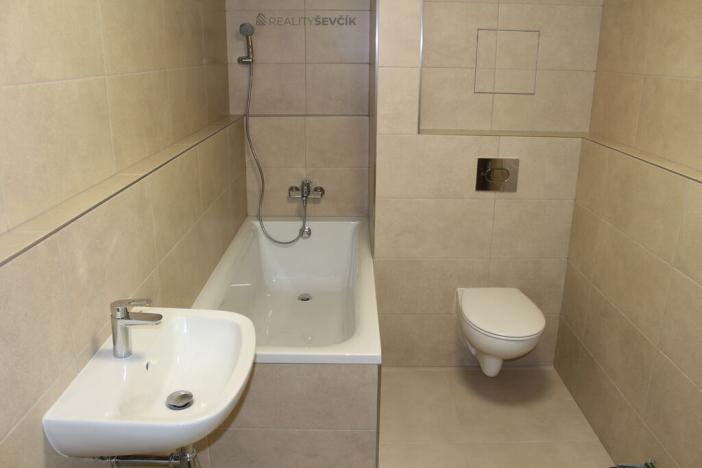 Pronájem bytu 2+kk, Hluboká nad Vltavou, Potoční, 61 m2